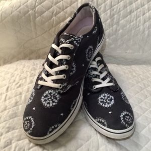 ▫️Vans Navy Blue Medallion Print Shoes